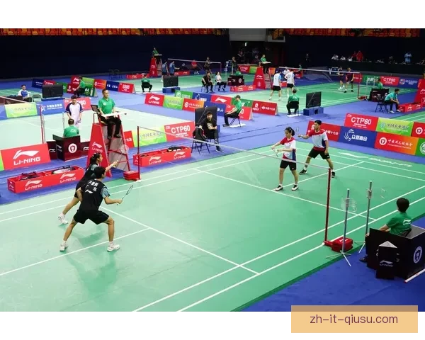 网球大赛的决战：挑战者和冠军的较量